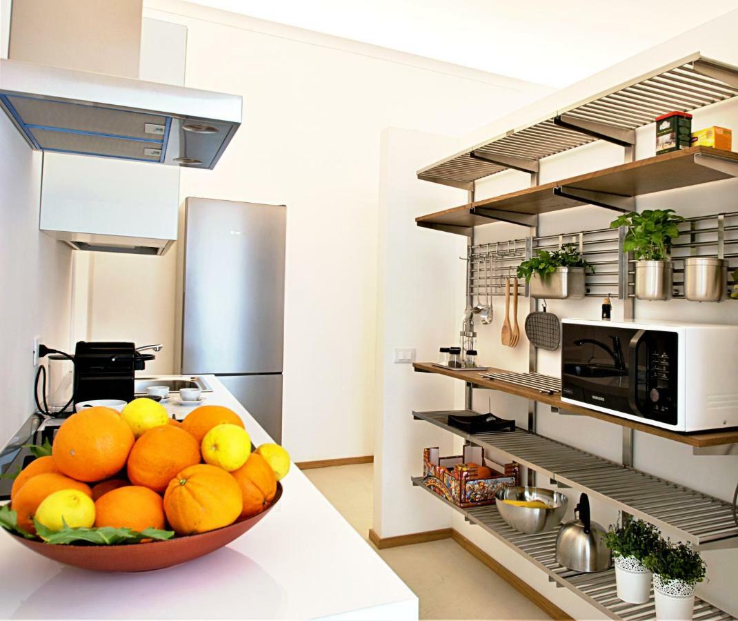 Maqueda331 Apartment Palermo Bagian luar foto